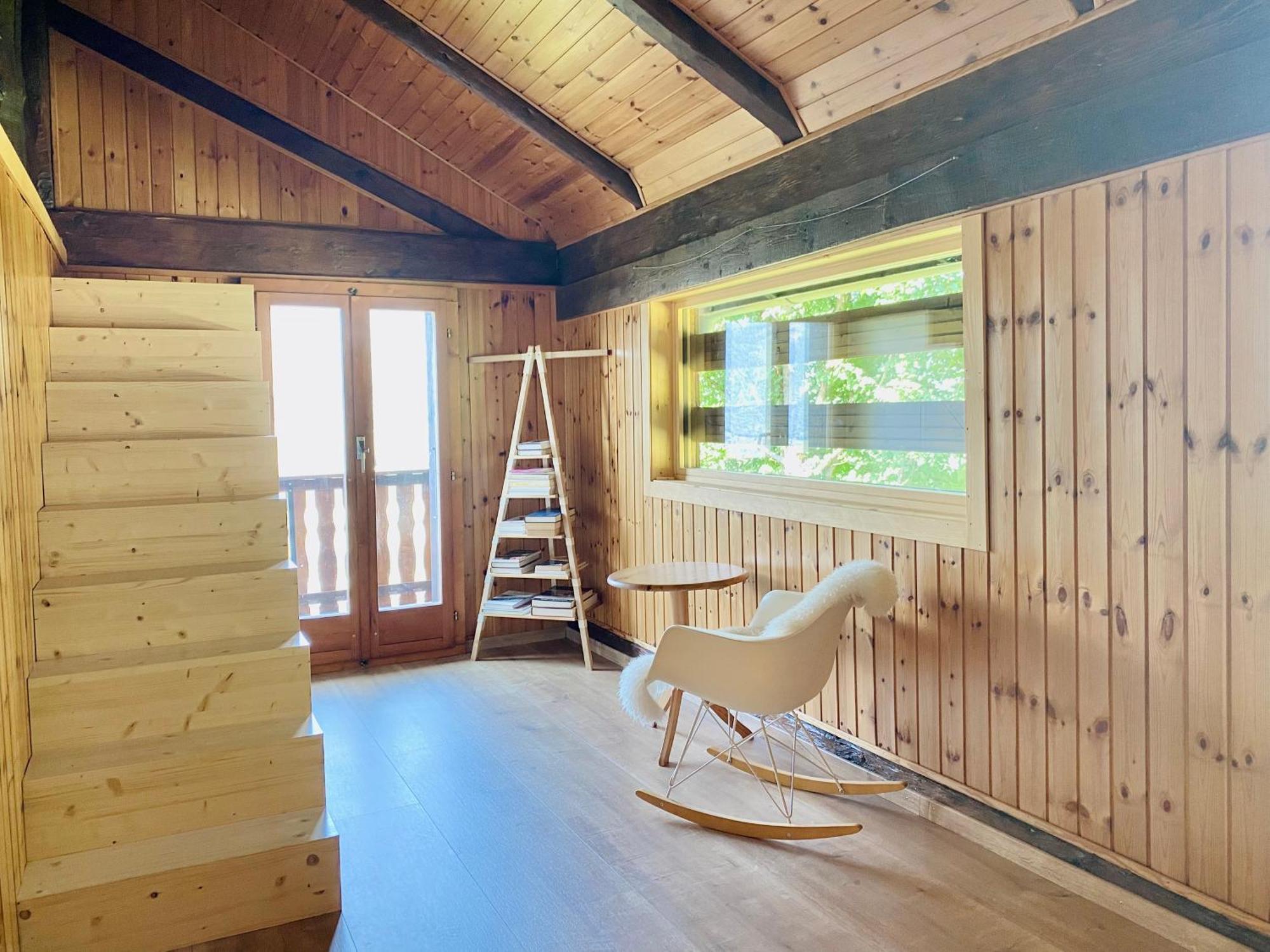 Eco Lodge With Jacuzzi And View In The Swiss Alps Grone Exterior photo